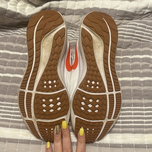 Women’s Nike Shoes - Picture 4 of 4